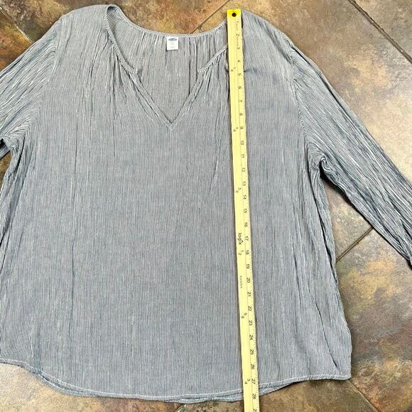 Old Navy Striped V-neck Blouse XXL - Picture 7 of 11